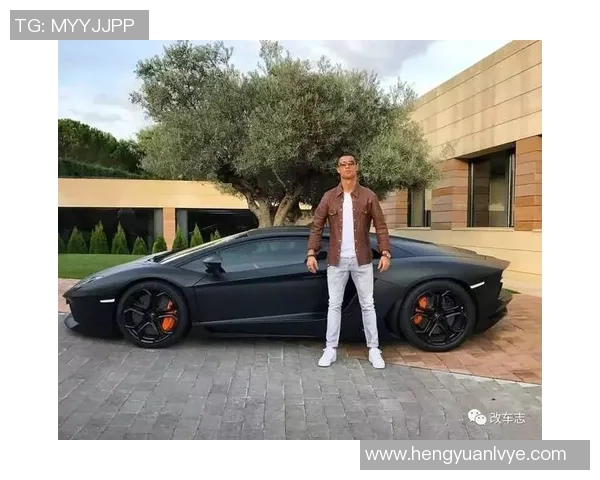 足球巨星们的行李箱揭秘 每个球员背后的故事与秘密物品 足球巨星们的行李箱揭秘 每个球员背后的故事与秘密物品