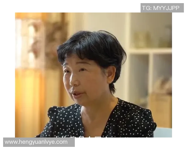 足球巨星齐聚一堂探讨未来发展 会议背后精彩瞬间曝光 足球巨星齐聚一堂探讨未来发展 会议背后精彩瞬间曝光